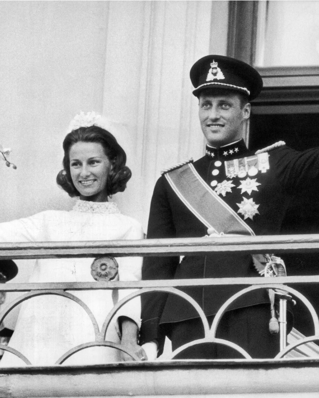 $!La reina Sonja Haraldsen su esposa durante 58 años.