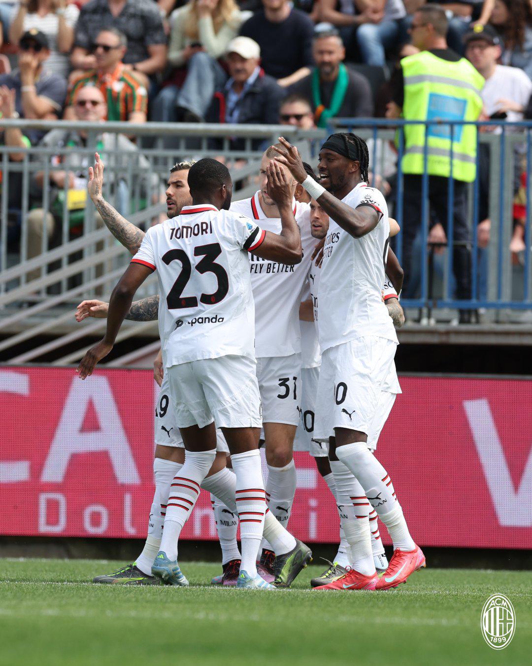 $!Santiago Giménez rompe su sequía y guía al Milán hacia una valiosa victoria sobre el Venezia