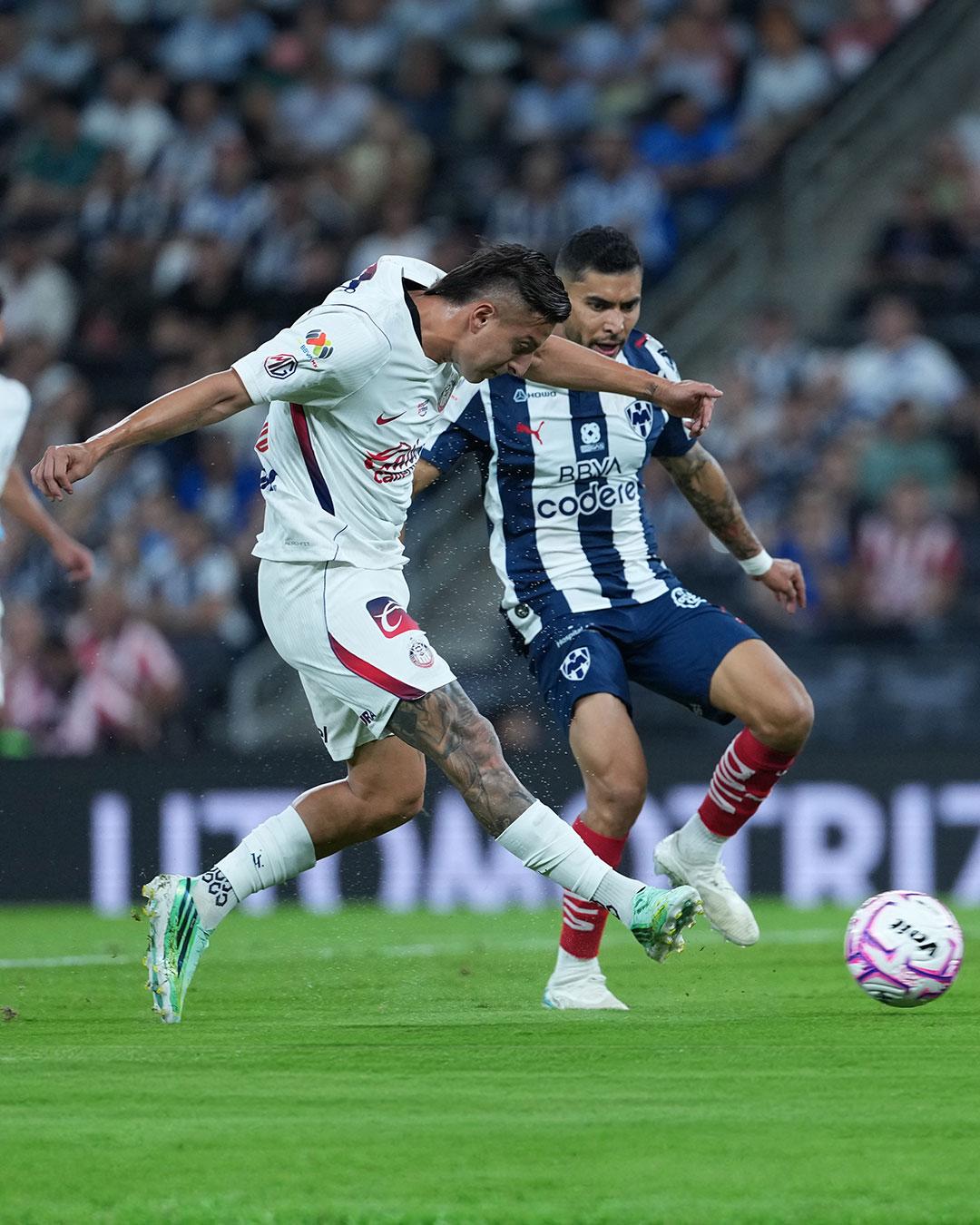 $!Chivas asalta el Gigante de Acero y vence 1-0 a Monterrey