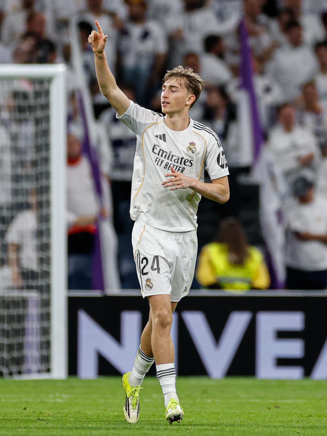 $!Real Madrid golea al Elche y presiona al Barcelona en LaLiga