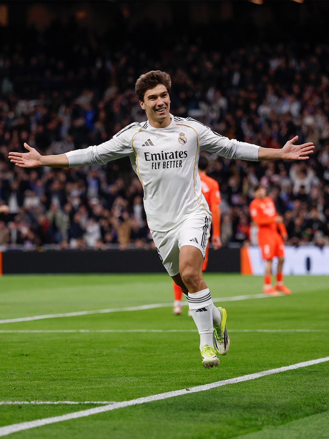 $!Vinícius brilla con doblete y Real Madrid arrasa 4-1 a la Real Sociedad en el Bernabéu