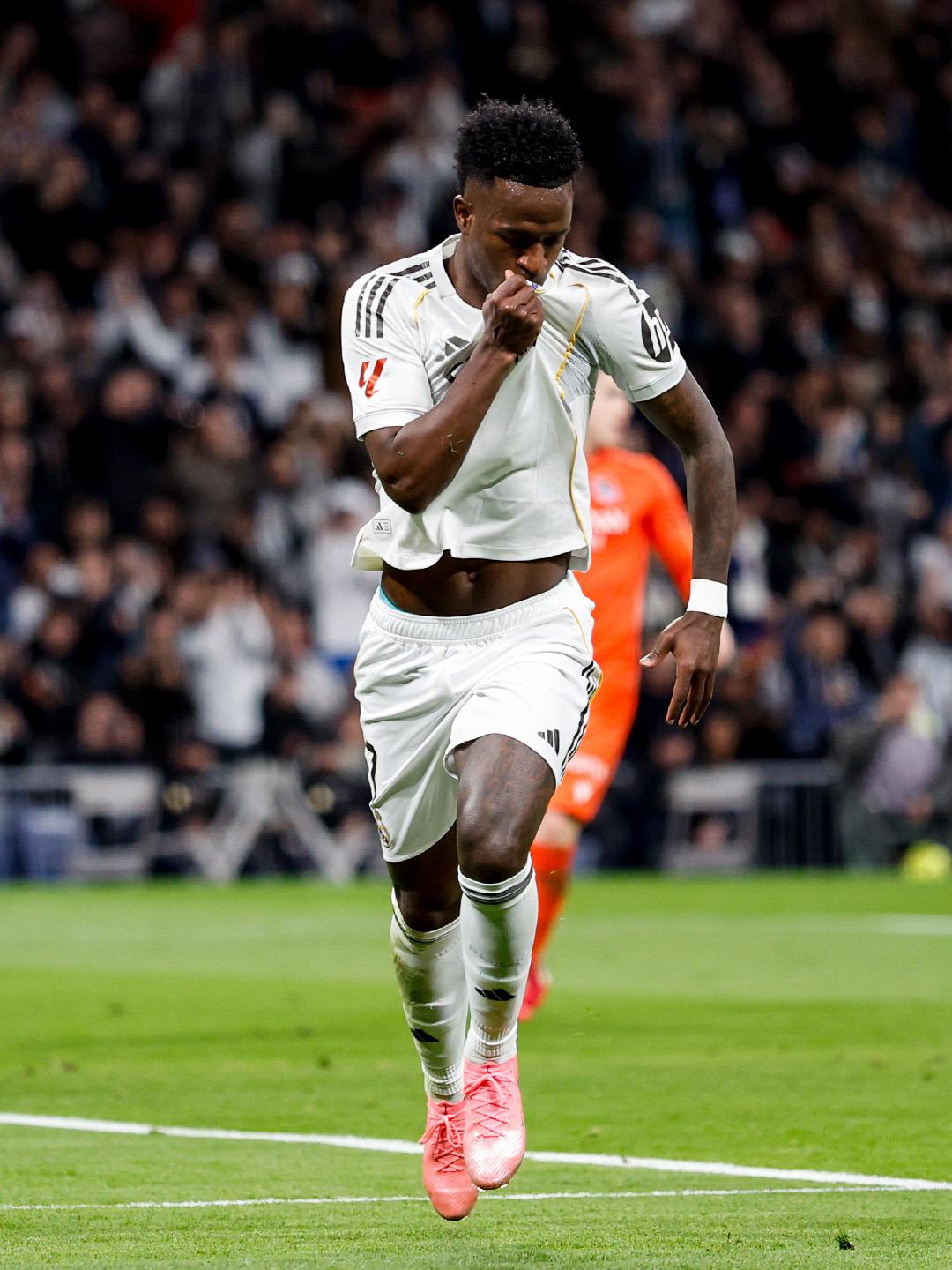 $!Vinícius brilla con doblete y Real Madrid arrasa 4-1 a la Real Sociedad en el Bernabéu