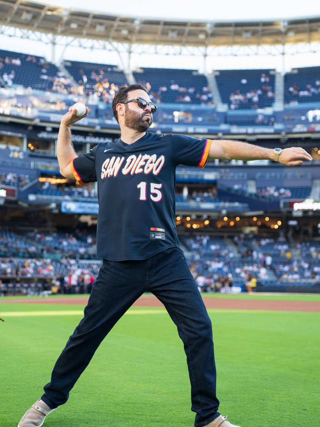 $!Lanza Código FN la primera bola en el juego de Los Padres de San Diego y Yankees de NY
