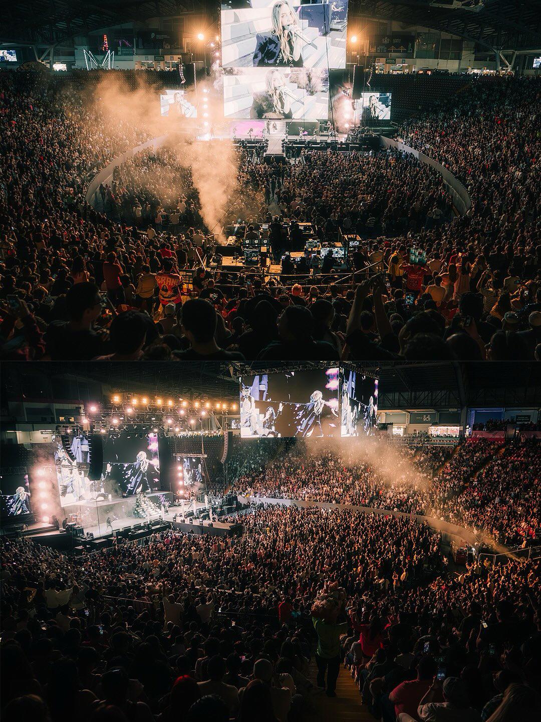 $!Pese a lesión, Belinda canta a más de 35 mil personas en Guadalajara