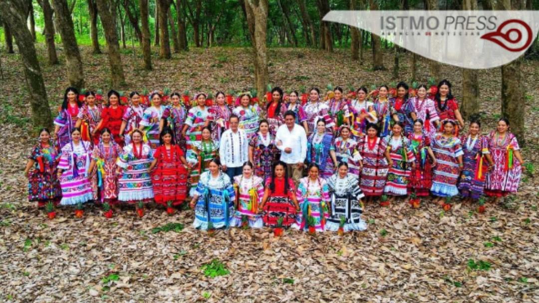 $!Muere Paulina Solís, creadora del tradicional baile ‘Flor de piña’ en Oaxaca
