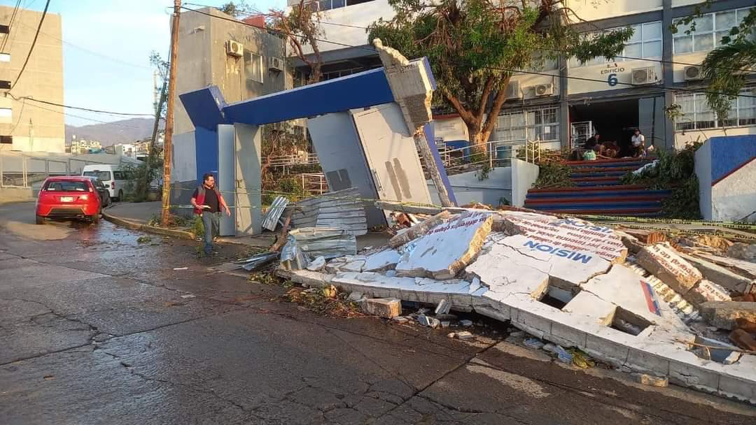 $!Cuantifican en 300 millones de pesos los daños en patrimonio de la UAGro por Otis