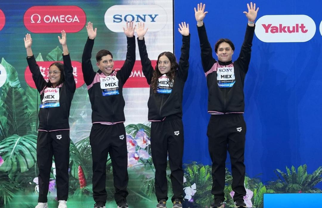 $!México conquista la plata en clavados mixtos en el Mundial de Singapur; Osmar Olvera hace historia
