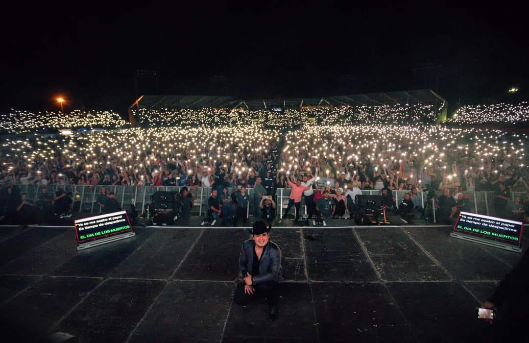 $!Paga Alfredo Olivas fuerte multa por cantar narcocorridos en conciertos de Chihuahua
