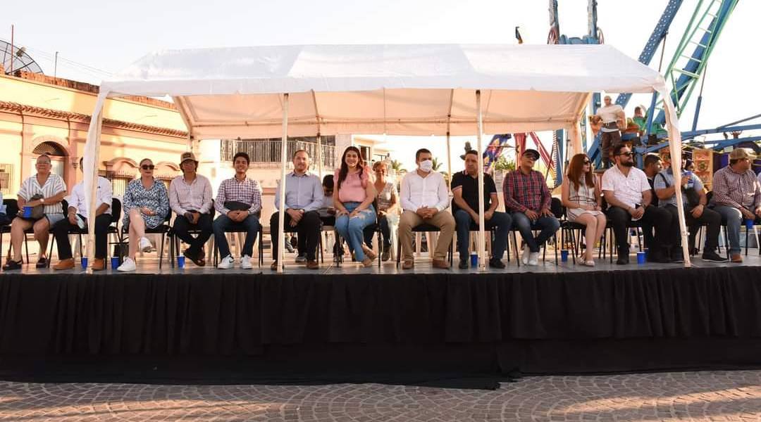 En Rosario viven el desfile de la primavera En Rosario viven el desfile de la primavera