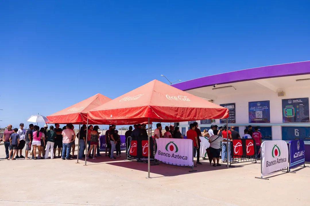 $!Afición responde: largas filas por boletos gratis para la despedida de Mazatlán FC