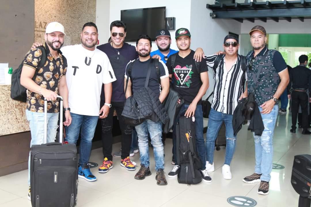 $!La banda a su llegada a Villahermosa, Tabasco.