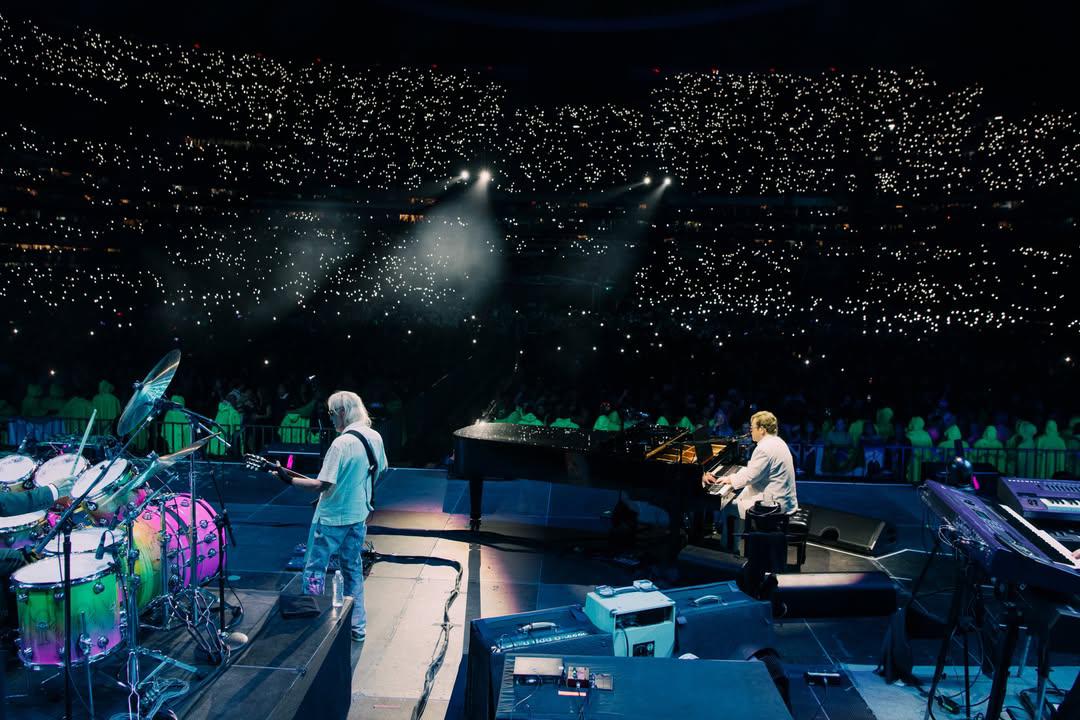 $!El cantante se presentó en el Estadio Banorte.