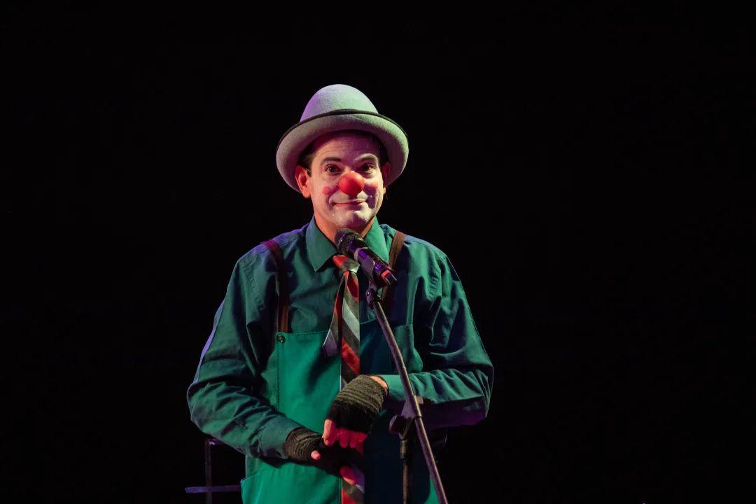 $!En Mazatlán cierra el Clown Izmir Gallardo y su compañía Clownclusiones, con un espectáculo familiar.