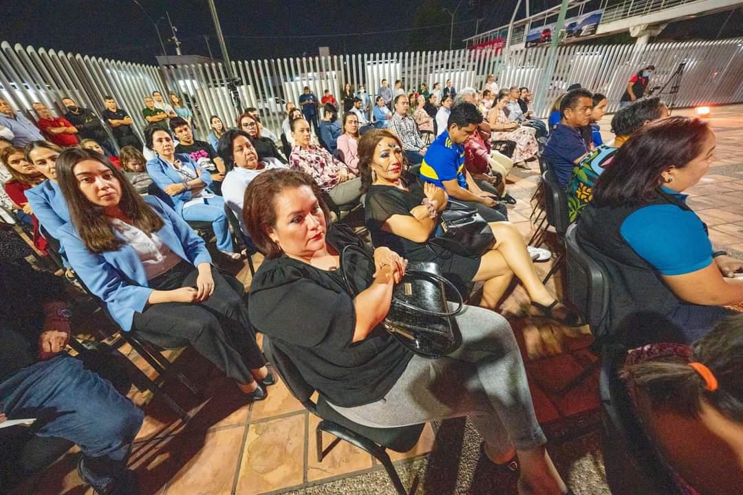 $!Congreso de Sinaloa dedica altar de muertos a personal sanitario, activistas y políticos