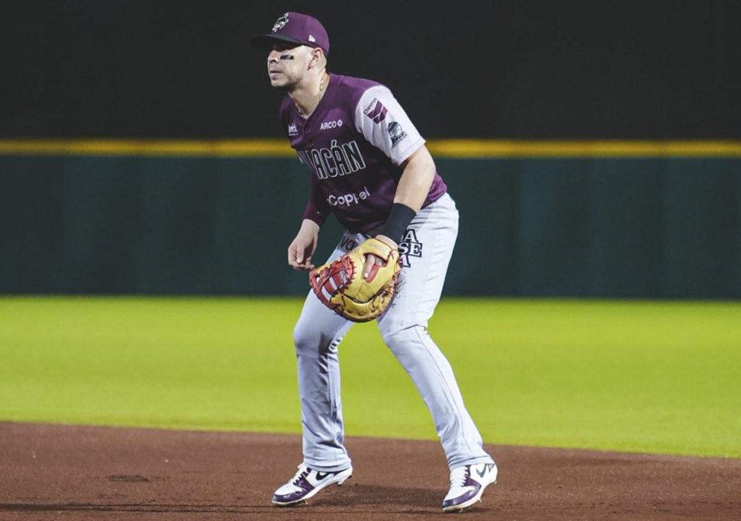 $!Tomateros no puede mantener la ventaja e inicia serie en Nayarit con derrota ante Jaguares