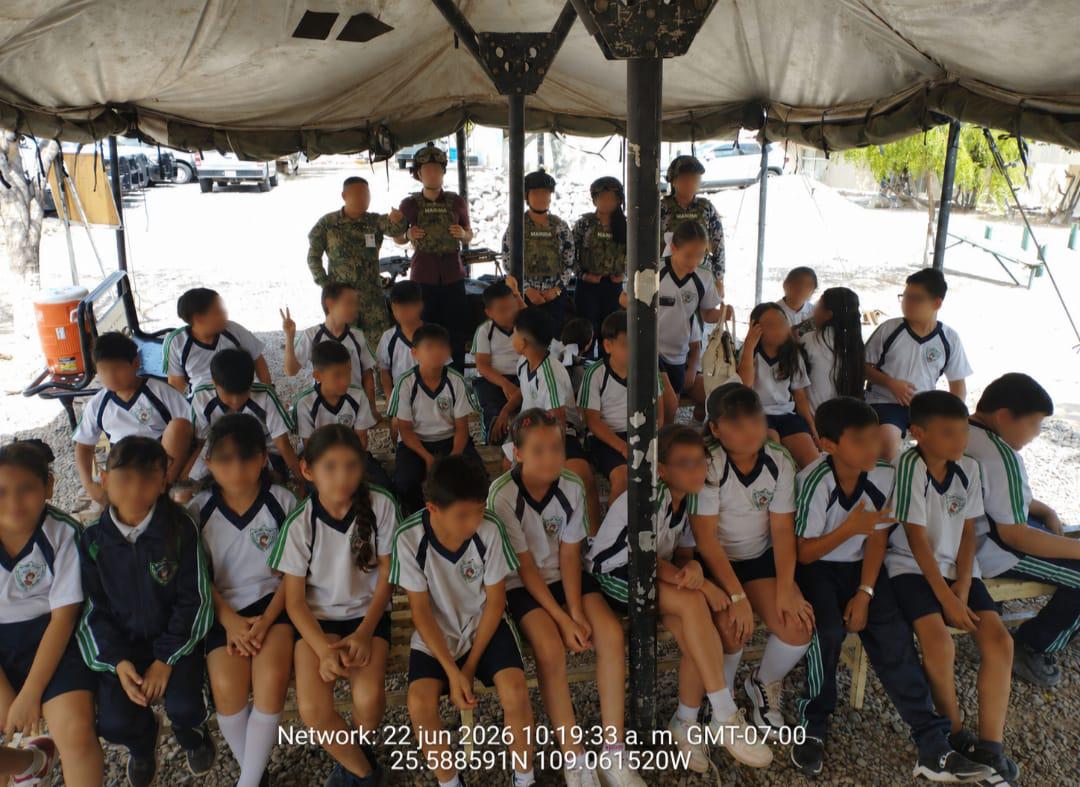 $!Alumnos de Primaria de Los Mochis visitan la Octava Zona Naval