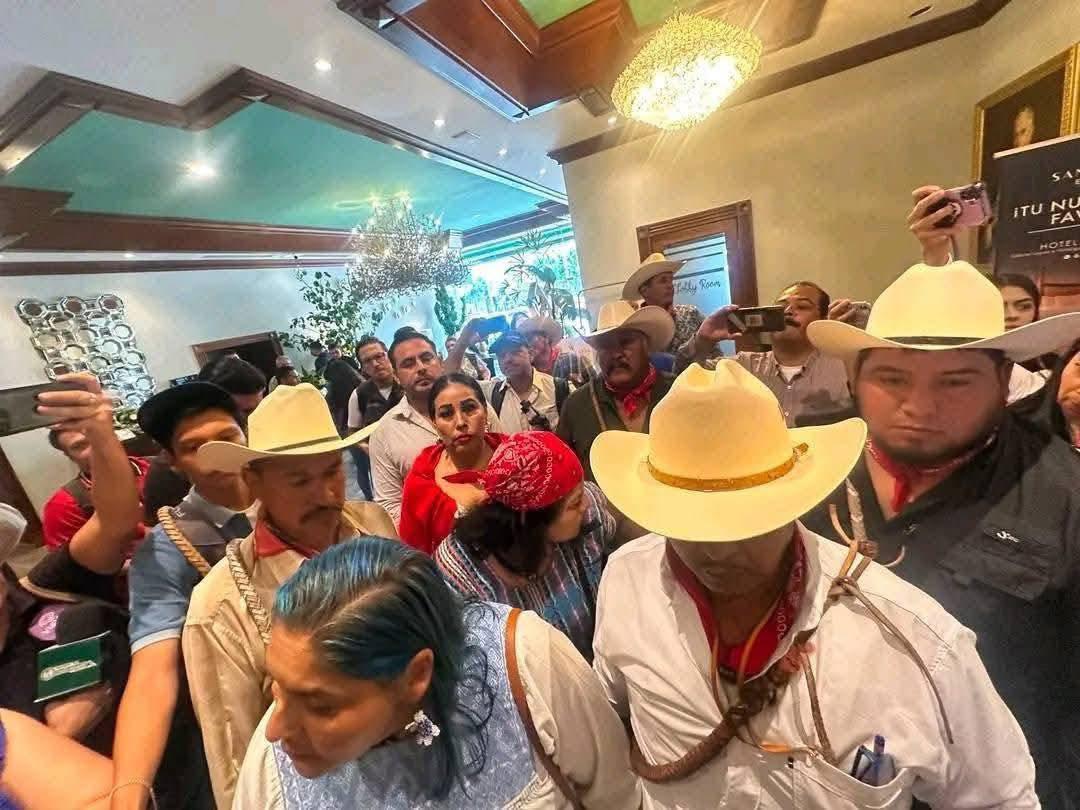 $!Alicia Bárcena se reúne con opositores y defensores de plantas industriales en Topolobampo