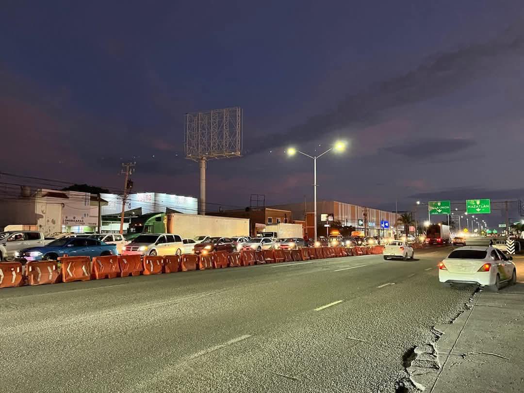 $!Con cierre de vialidades, inician trabajos parciales del nuevo paso superior vial en salida norte de Mazatlán