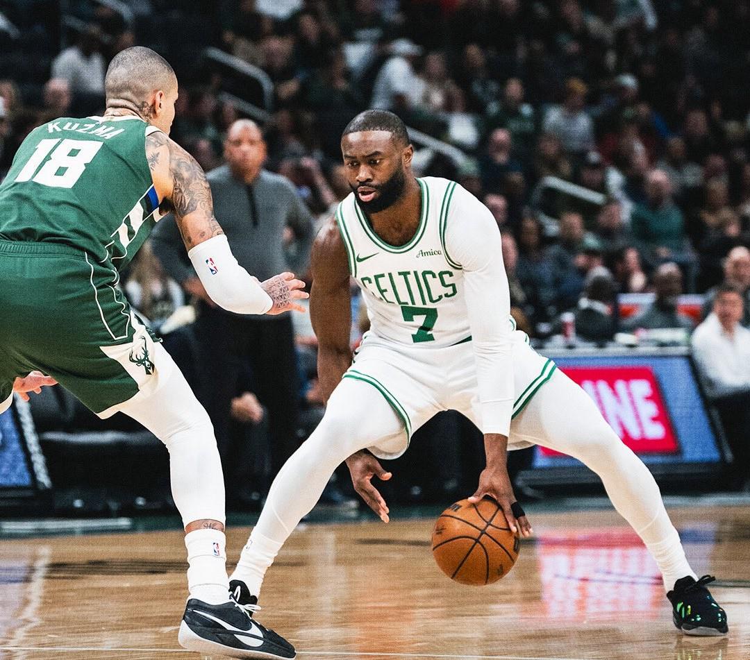 $!Celtics se desploman en la segunda mitad y caen 116-101 ante unos Bucks sin Giannis