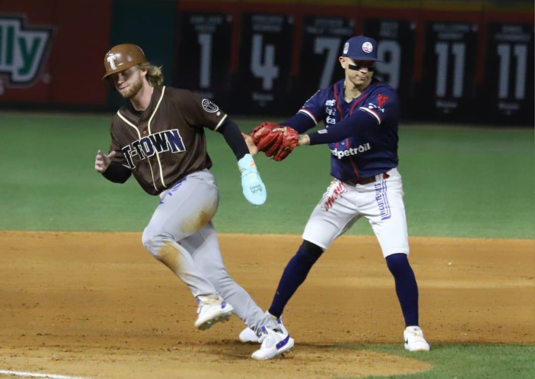 $!Venados se queda corto en ofensiva y Tucson iguala serie