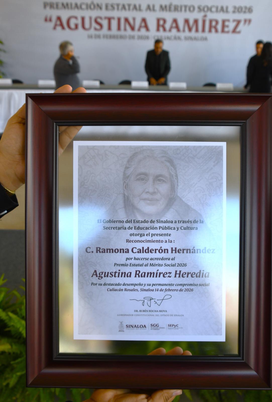 $!Distinguen con Premio Estatal al Mérito Social ‘Agustina Ramírez’ a la docente Ramona Calderón Hernández