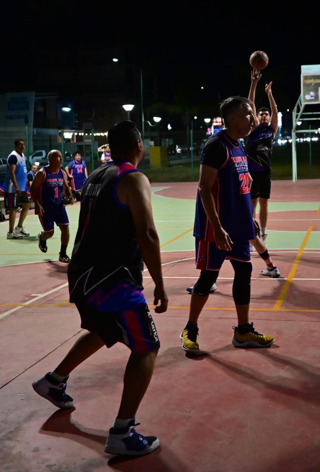$!Premian a los mejores de la Liga de Baloncesto del Parque Lineal e inauguran una nueva edición