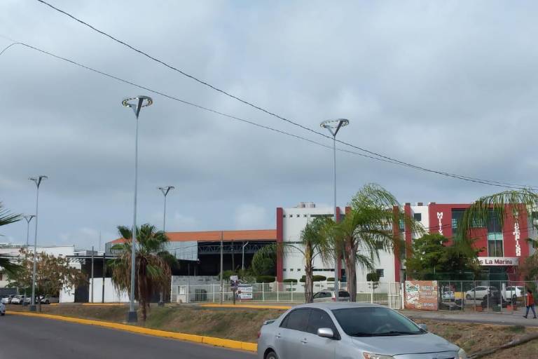 Procederá Ayuntamiento de Mazatlán contra Azteca Lighting por retrasos, asegura ‘El Químico’