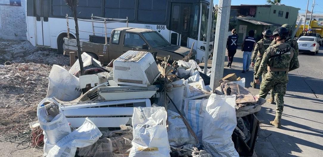 $!Marina participa en la Campaña Nacional de Limpieza de Playas y Costas en Mazatlán