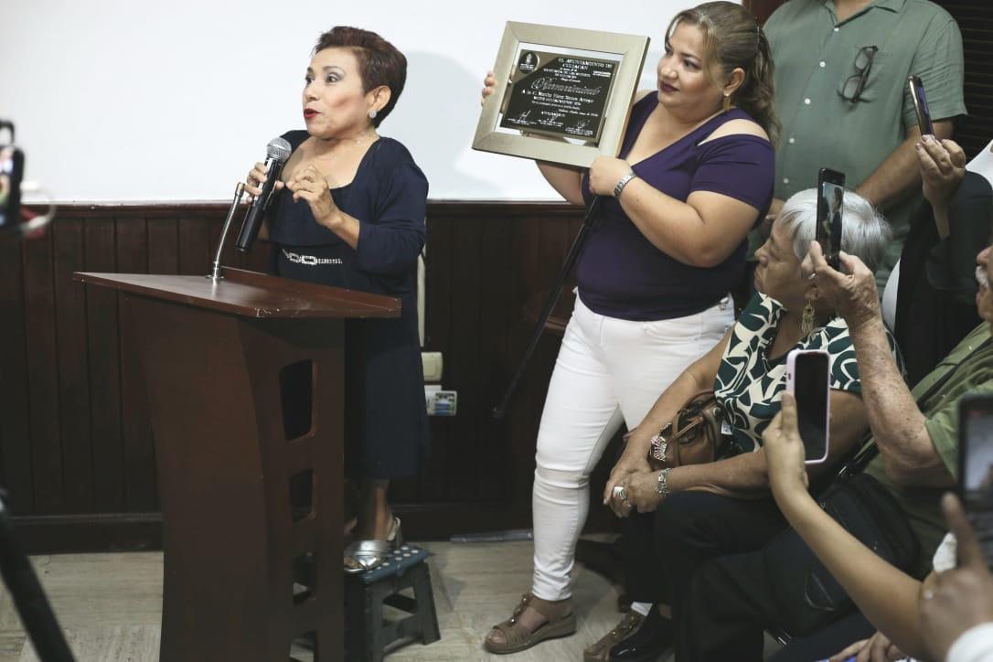 $!Martha Santos recibe premio Mujer Culiacanense 2026 por su lucha por los derechos de personas con discapacidad