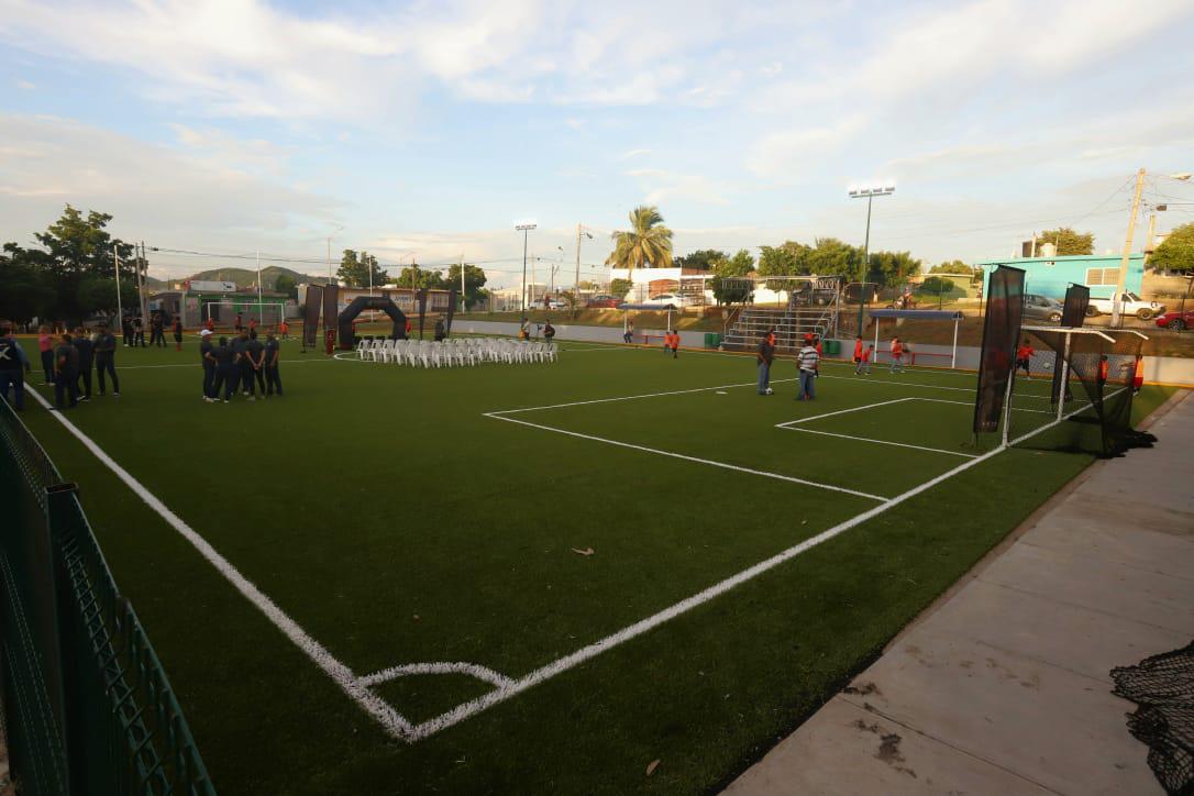 $!Entregan obra y rehabilitación de Unidad Deportiva Lomas del Ébano, en Mazatlán