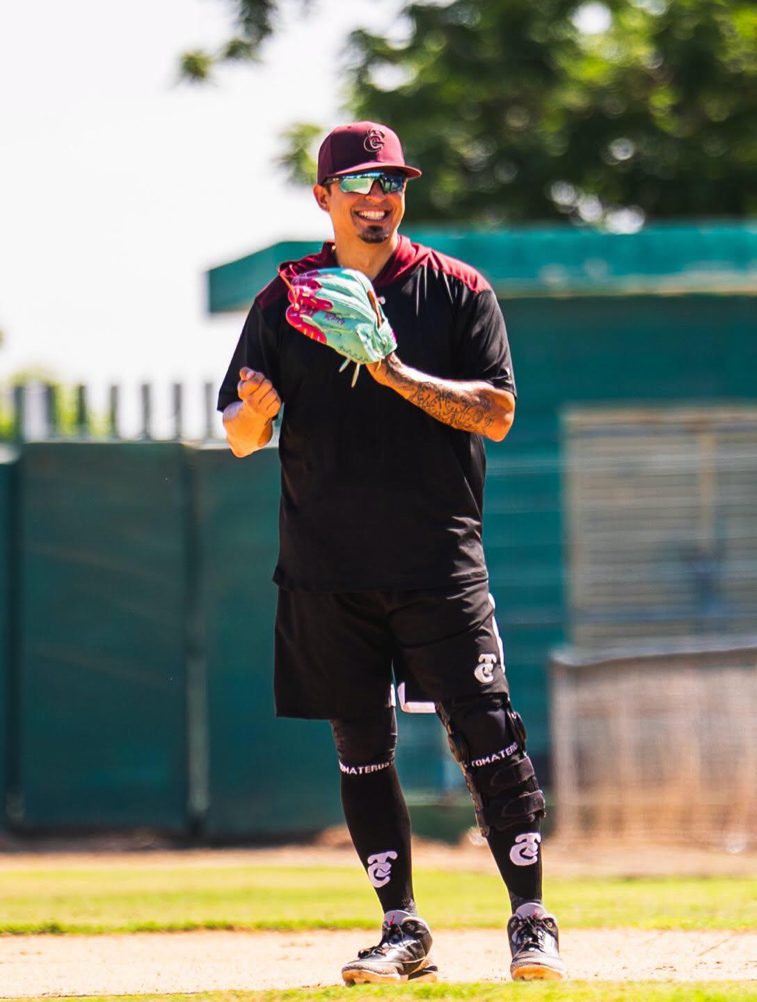 $!Tomateros de Culiacán afina fundamentos y pitcheo en su sexto día de pretemporada