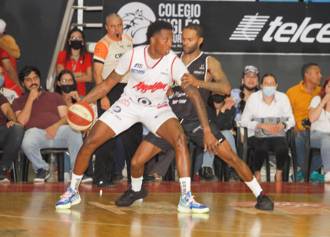 $!Caballeros de Culiacán corta su mala racha a costa de Venados Basketball