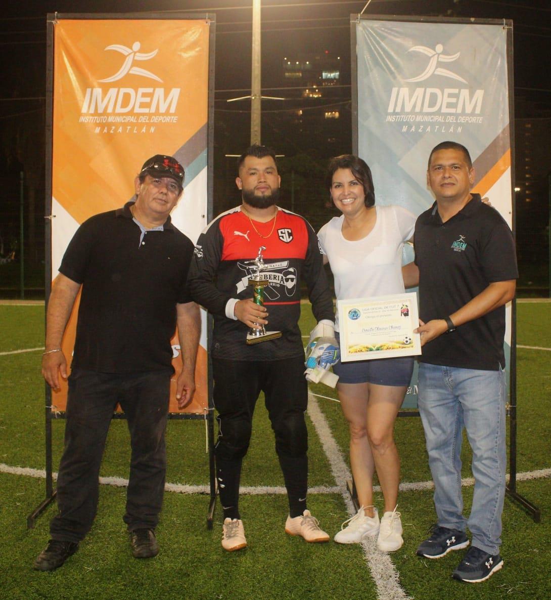 $!Premian a lo mejor de las ligas de futbol del Kilómetro Cero
