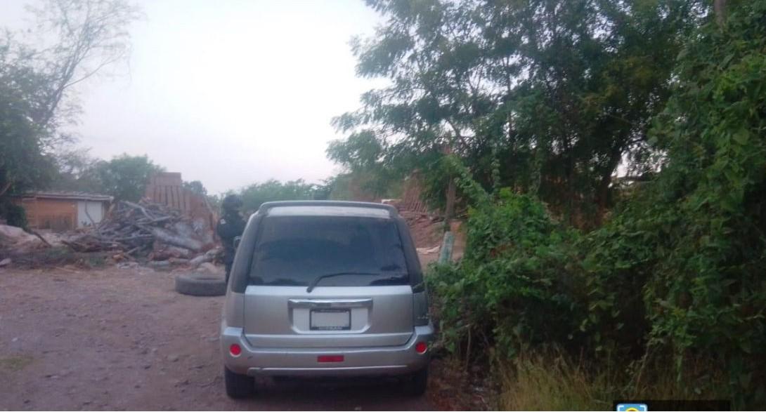 $!En Culiacán, aseguran vehículos y arsenal en operativo en la zona norte