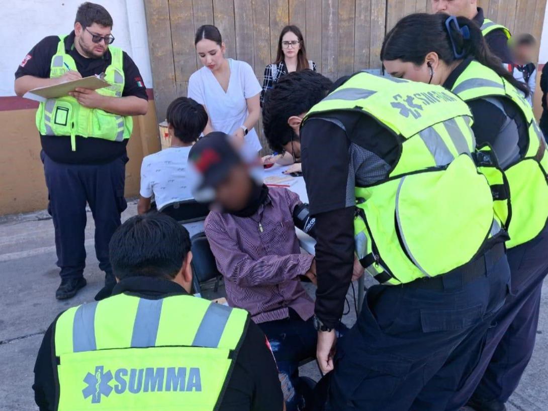 $!Rescatan a 28 menores trasladados ilegalmente en una embarcación cerca de Topolobampo