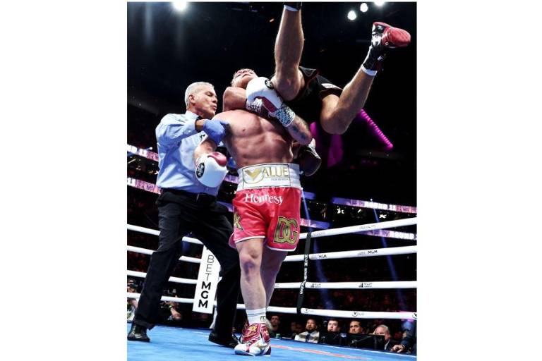 Canelo Álvarez quiere la revancha ante Bivol: ‘Esto no se queda así’