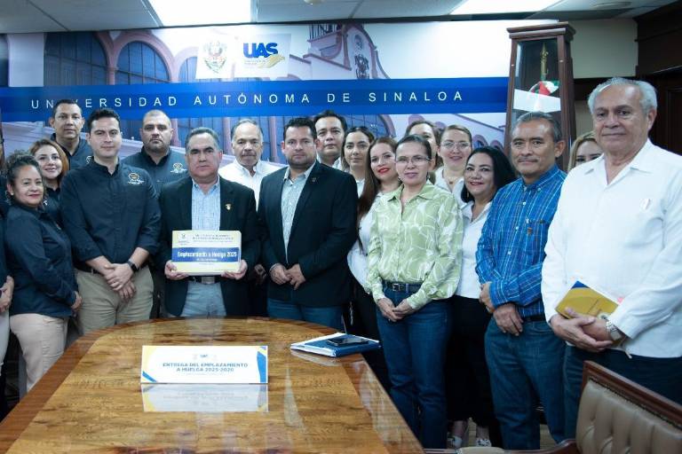 Recibe el Rector el emplazamiento a huelga 2025-2026 de parte del Suntuas
