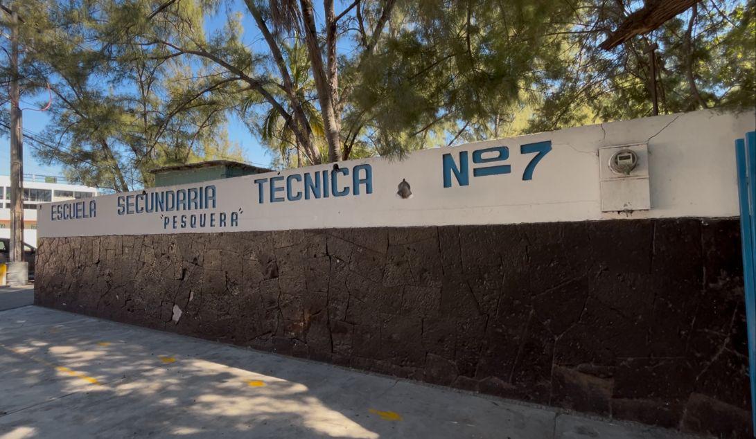 $!Docentes de la Secundaria Técnica 7 ‘Pesquera’, en Mazatlán, trabajan bajo protesta