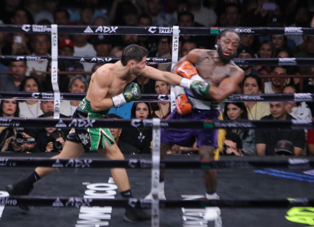 $!Marco Verde triunfa en su debut profesional en casa