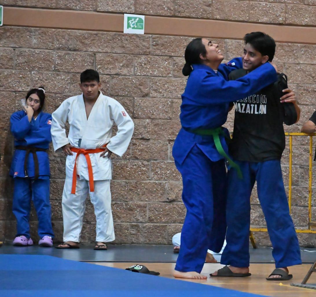 $!¡Samanda Palomares, mazatleca con planes para ganar la Olimpiada Nacional!