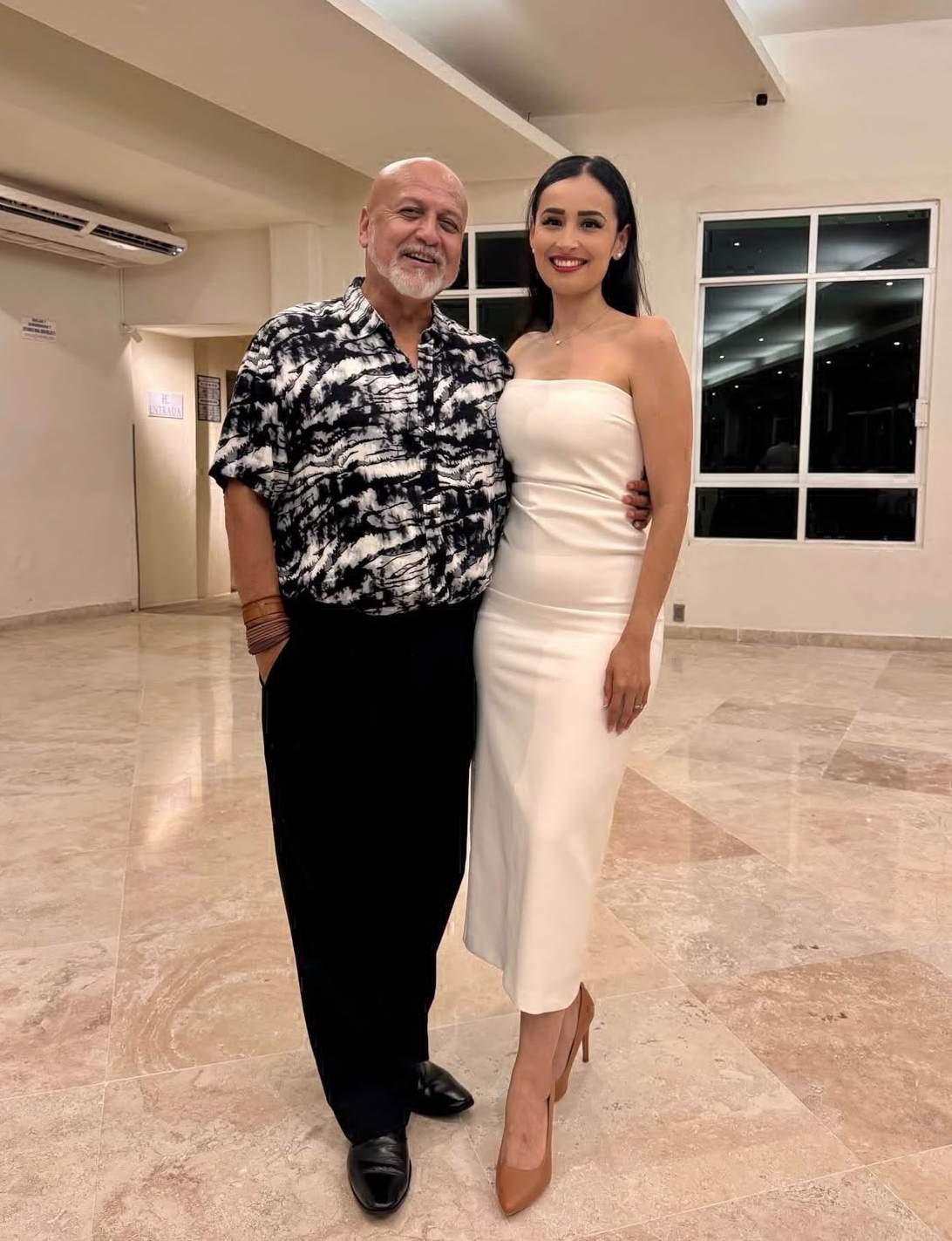 $!El profesor Arcadia junto a su hija Meyvol Arcadia.