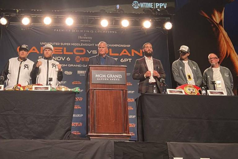 Canelo Álvarez quiere hacer historia ante Caleb Plant