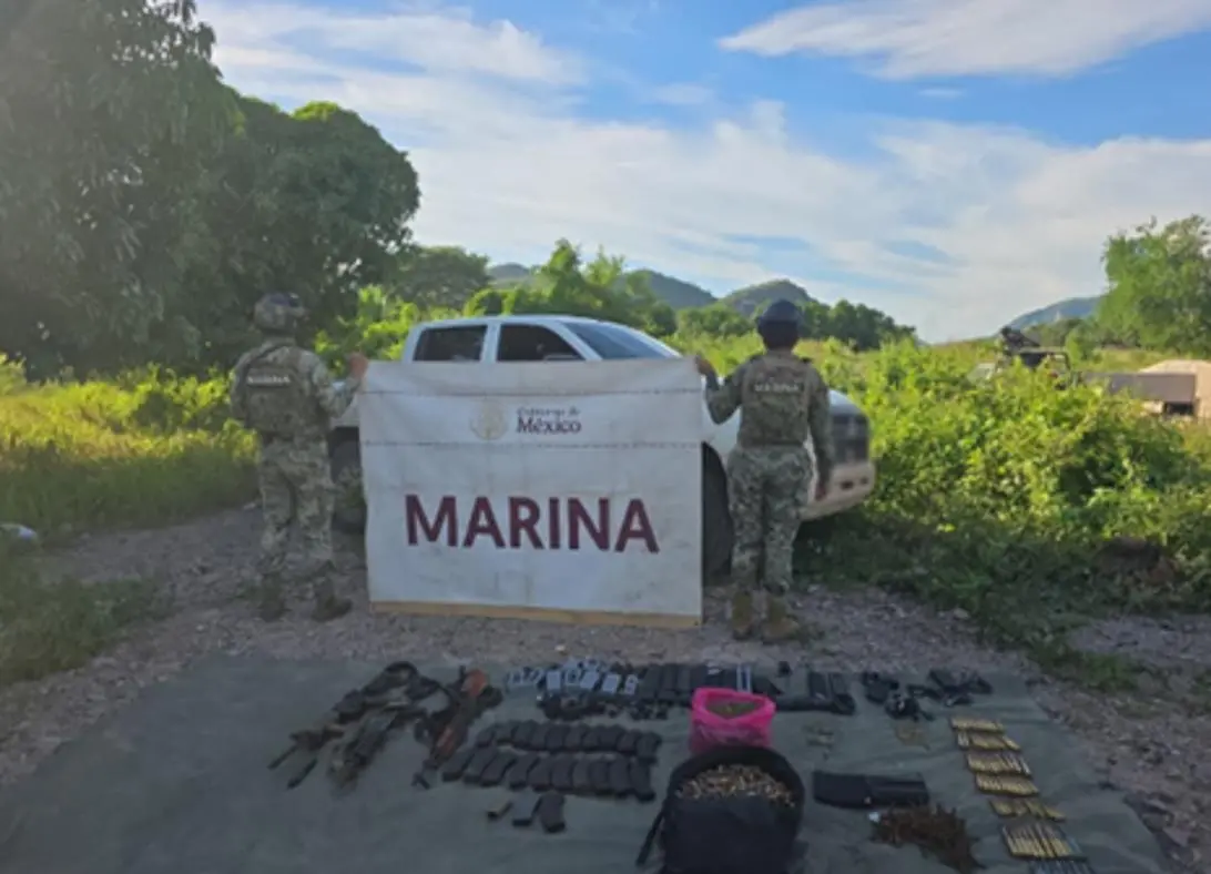 $!Operativos de Marina en el sur de Sinaloa dejan 103 mil dosis de metanfetamina y arsenal asegurado