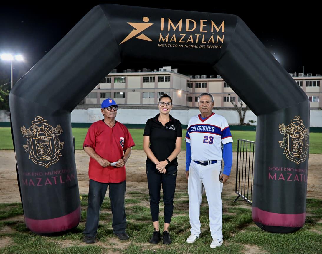 $!Arranca temporada 2025 de las Ligas Nocturna y Sabatina de Beisbol en Mazatlán