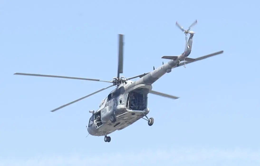 $!Los militares también fueron desplegados vía aérea.