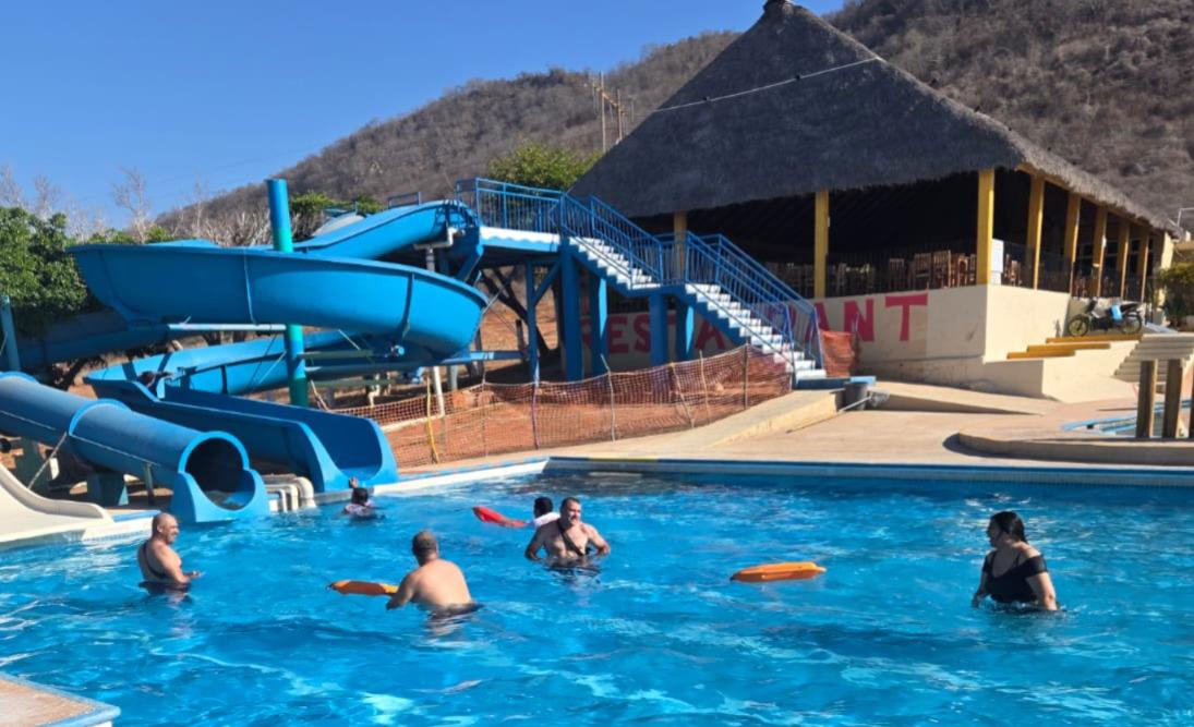 $!Refuerzan capacitación de escuadrón acuático en Rosario previo a Semana Santa