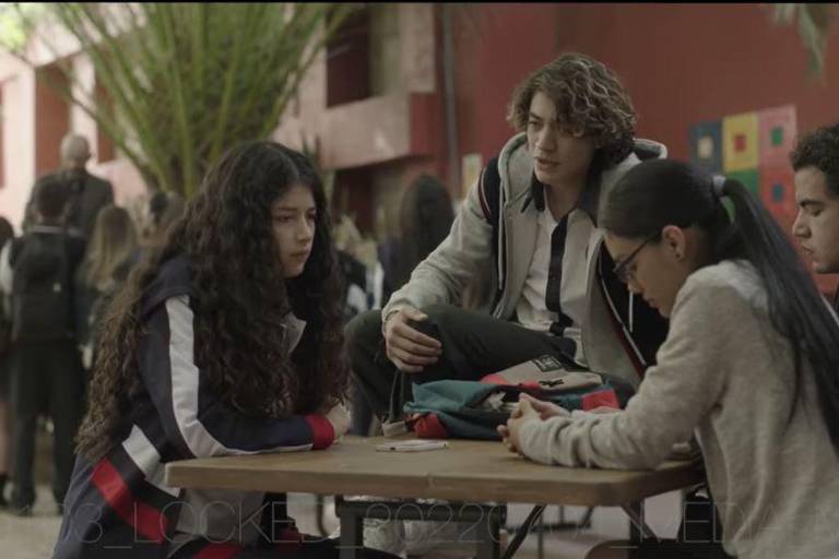 Estrenan ‘Marea alta’, serie sobre ciberbullying y desapariciones