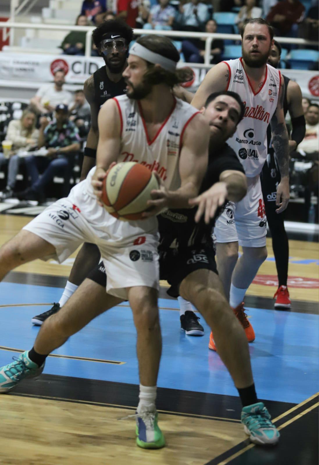 $!Venados Basketball sufre otra vez en casa y Zonkeys se lleva la serie