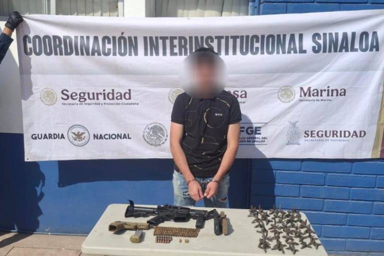 Confirman detención y decomiso de auto y armas tras persecución en el sector Tres Ríos, en Culiacán