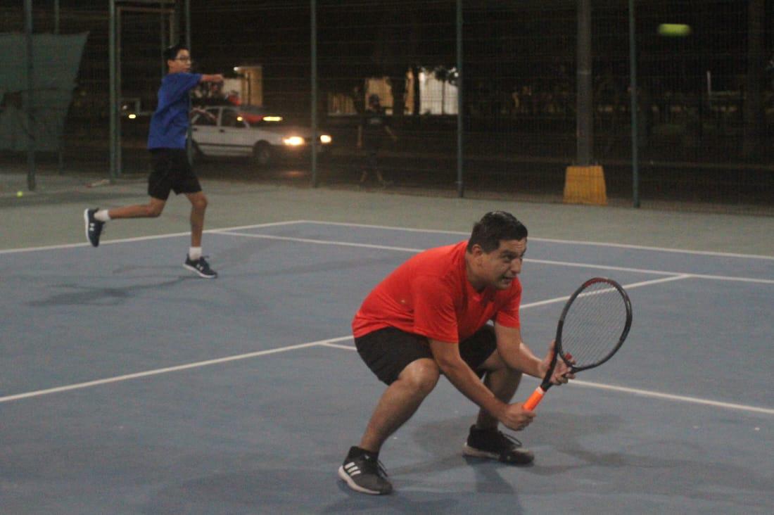 $!Medrano y Watson suman doble triunfo en Torneo Relámpago de Tenis Felipe Hernández
